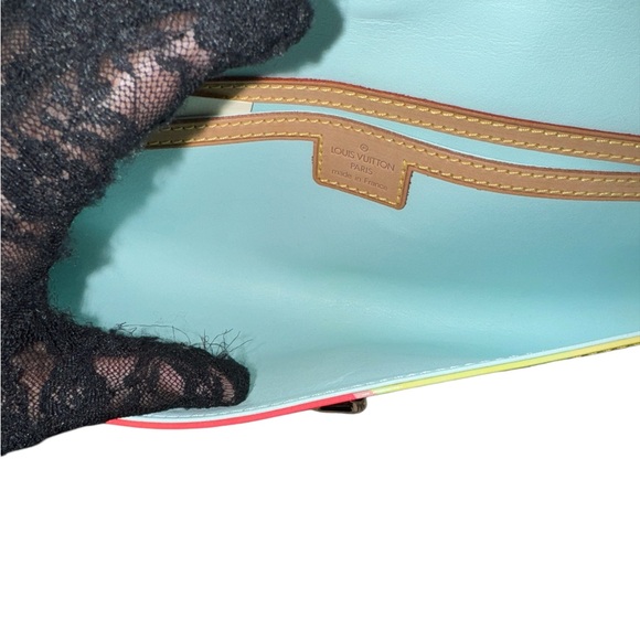 Louis Vuitton Monogram Vernis Fleurs Pochette missing crossbody strap GUC - Picture 12 of 13